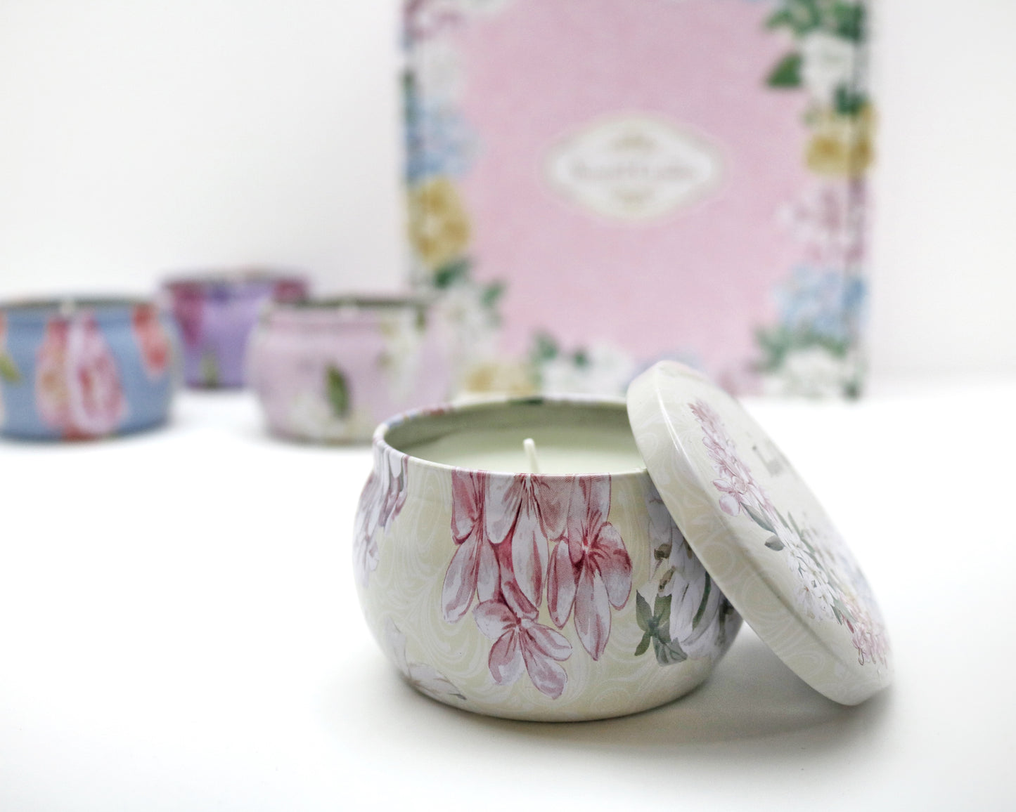 Keni Cosmetics Scented Candle – long-lasting aromatic candle to create a cozy and relaxing atmosphere at home in Lebanon